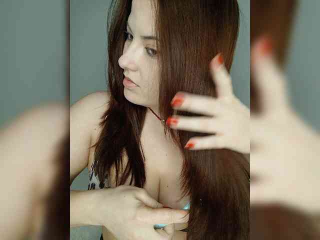 Model: LaraMoon