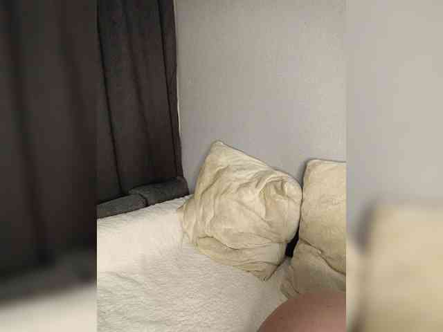 LaraMoon webcam