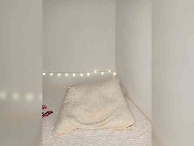 LaraMoon webcam