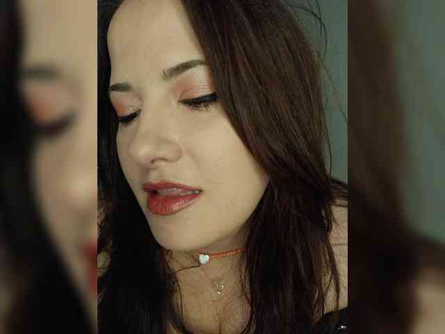 LaraMoon webcam