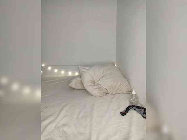 LaraMoon webcam