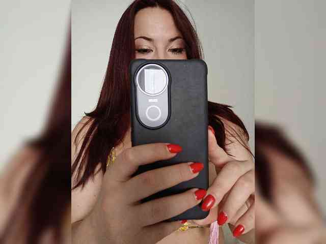 LaraMoon webcam