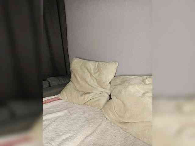 LaraMoon webcam