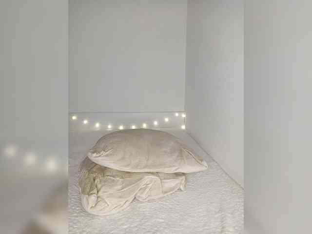 LaraMoon webcam