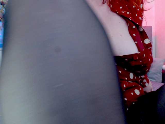 miss_Ferrari live cam preview