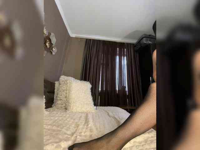 lanysikk live female cam on bongacams