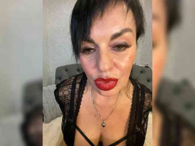 lanysikk live female cam on bongacams
