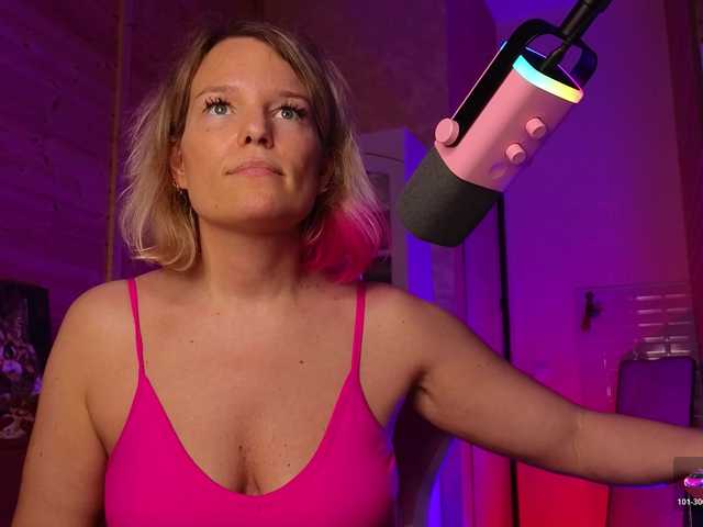 sweeteve050 live cam on BongaCams
