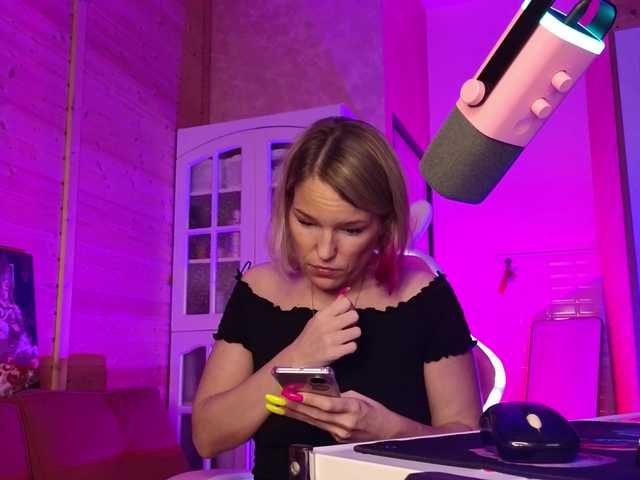 sweeteve050 live cam on BongaCams