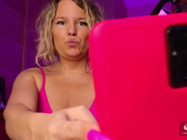 sweeteve050 live cam on BongaCams