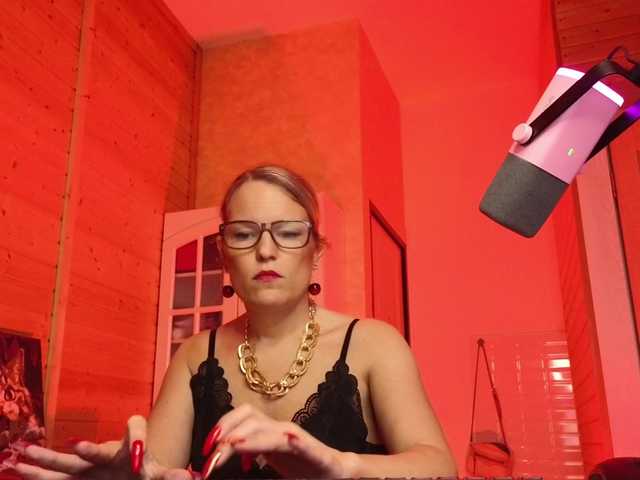sweeteve050's BongaCams show and profile