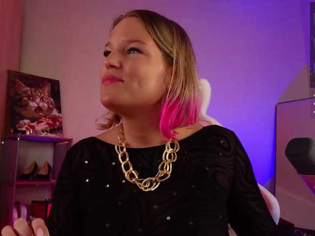 sweeteve050 live cam on BongaCams