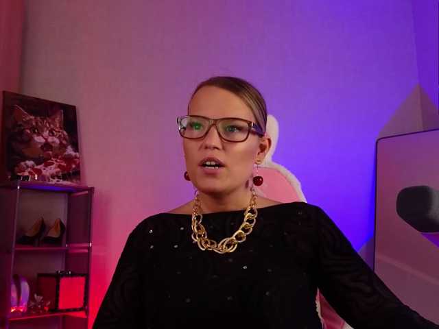 sweeteve050 live cam on BongaCams