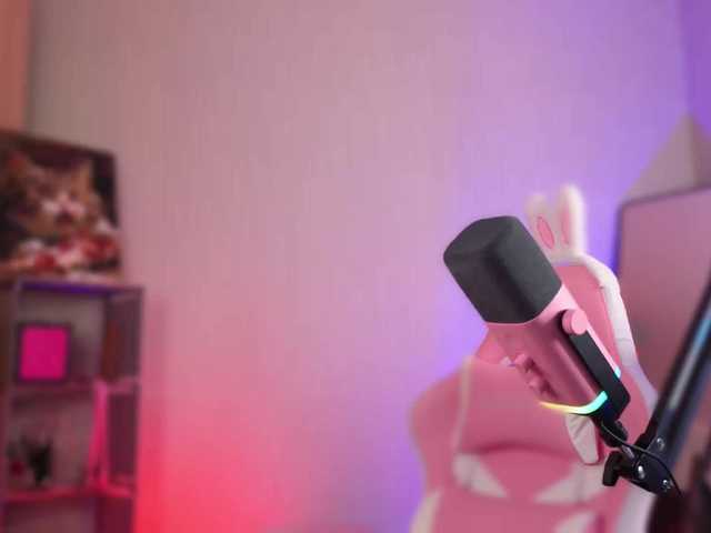 sweeteve050 live cam on BongaCams