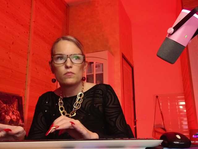 sweeteve050's BongaCams show and profile