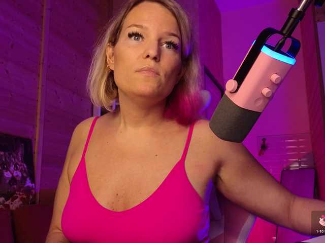sweeteve050 live cam on BongaCams