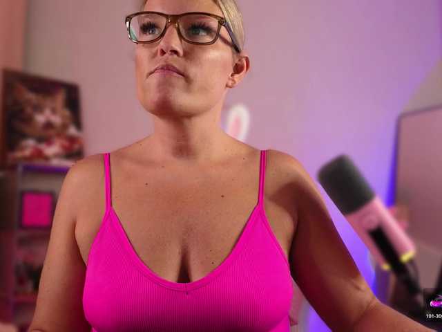 sweeteve050 live cam on BongaCams
