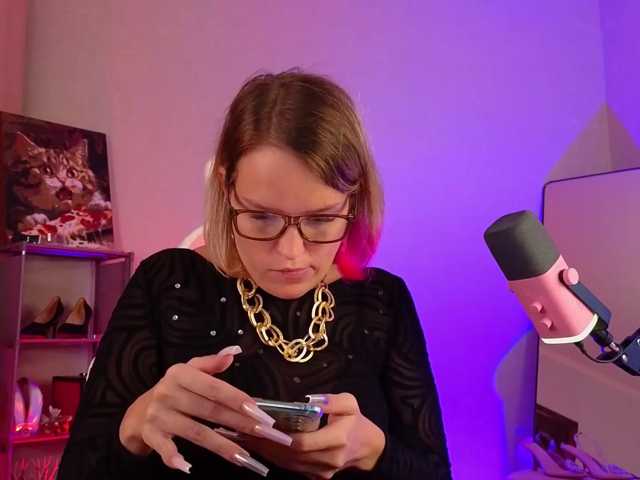 sweeteve050 live cam on BongaCams