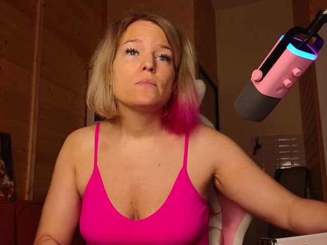 sweeteve050 live cam on BongaCams