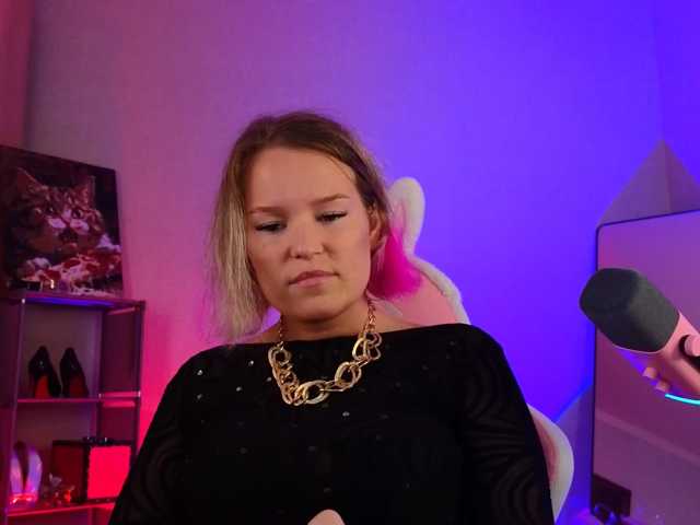 sweeteve050 live cam on BongaCams