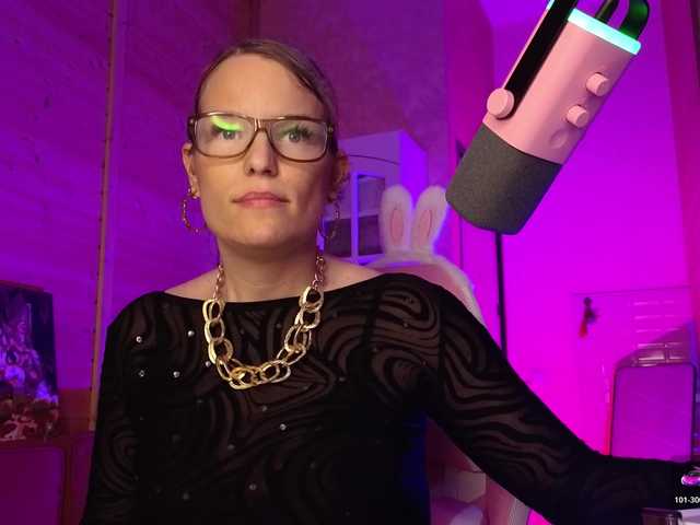 sweeteve050 live cam on BongaCams