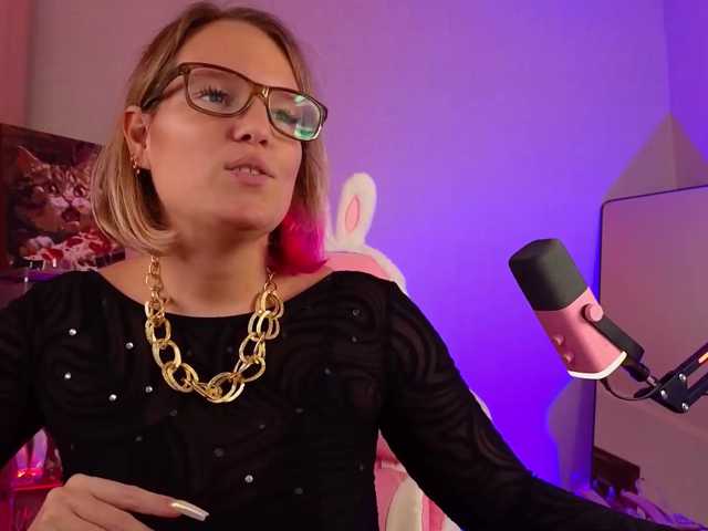sweeteve050 live cam on BongaCams