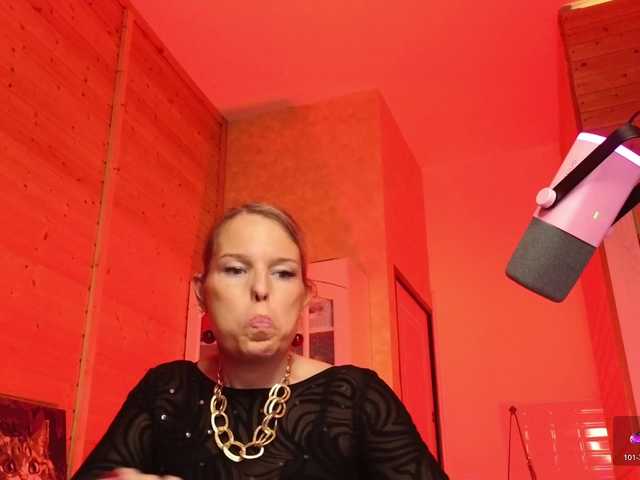 sweeteve050's BongaCams show and profile