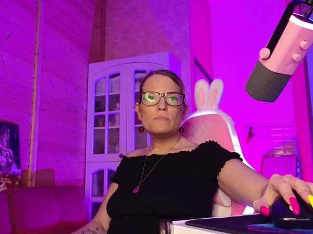 sweeteve050 live cam on BongaCams