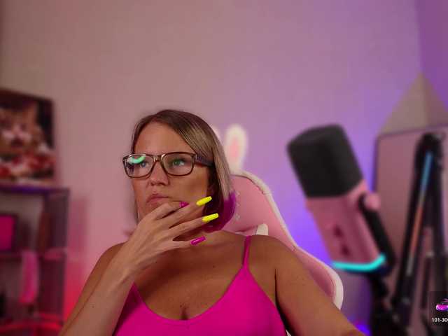 sweeteve050 live cam on BongaCams