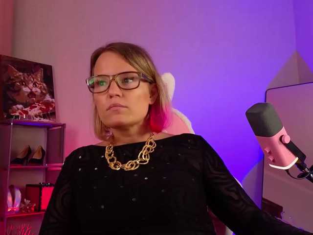 sweeteve050 live cam on BongaCams