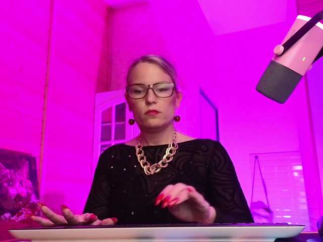 sweeteve050's BongaCams show and profile