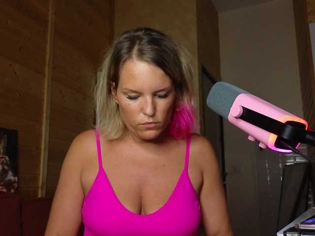 sweeteve050 live cam