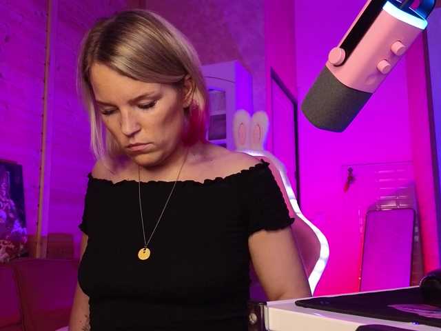 sweeteve050 belle show