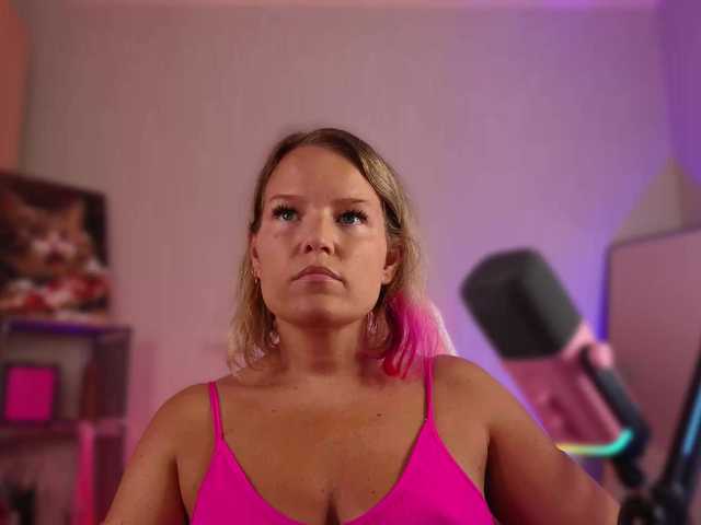 sweeteve050 live cam on BongaCams