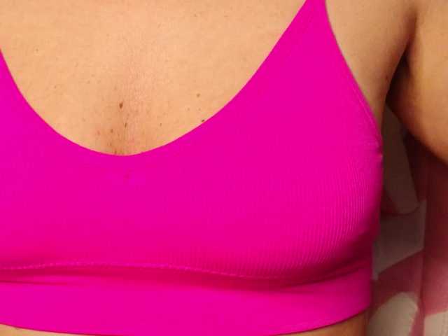 sweeteve050 live cam on BongaCams