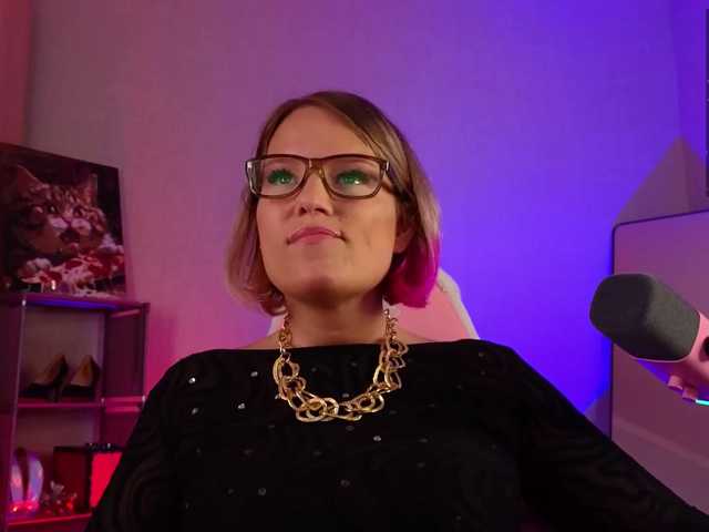 sweeteve050 live cam on BongaCams
