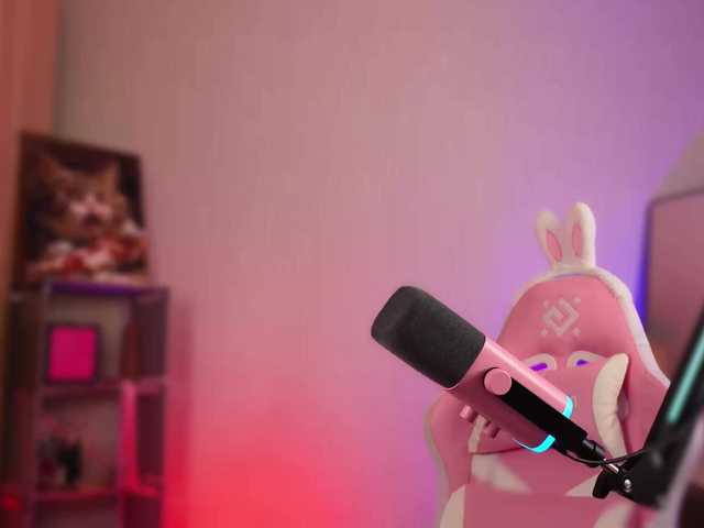 sweeteve050 live cam on BongaCams