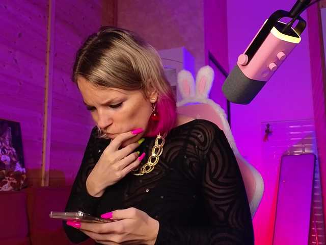 sweeteve050 live cam on BongaCams