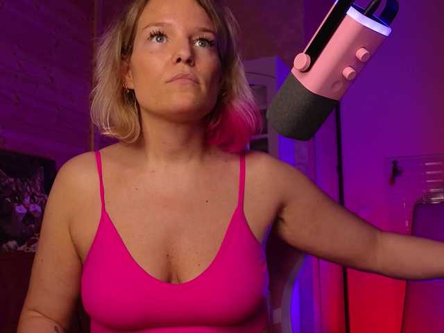 sweeteve050 live cam on BongaCams