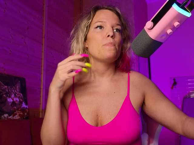 sweeteve050 live cam on BongaCams