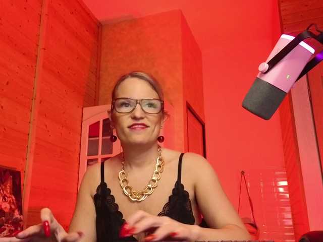 sweeteve050's BongaCams show and profile