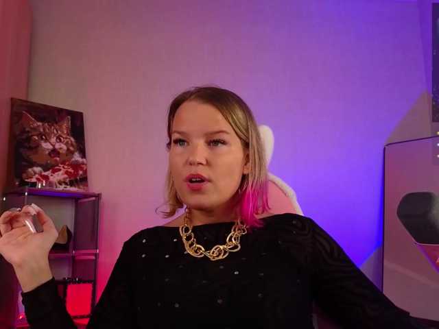 sweeteve050 live cam on BongaCams