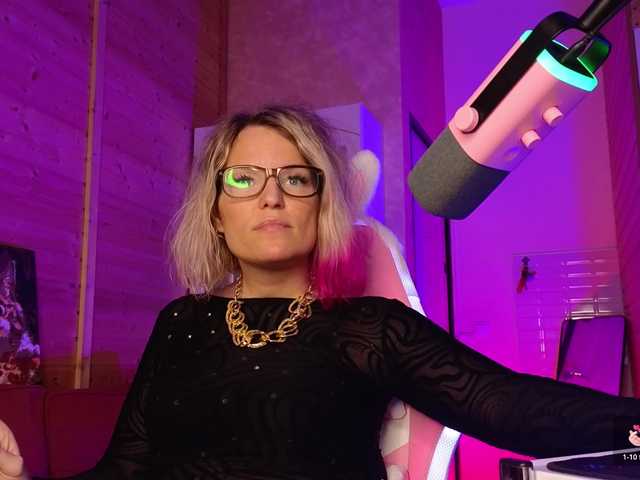sweeteve050 live cam on BongaCams
