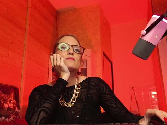 sweeteve050's BongaCams show and profile