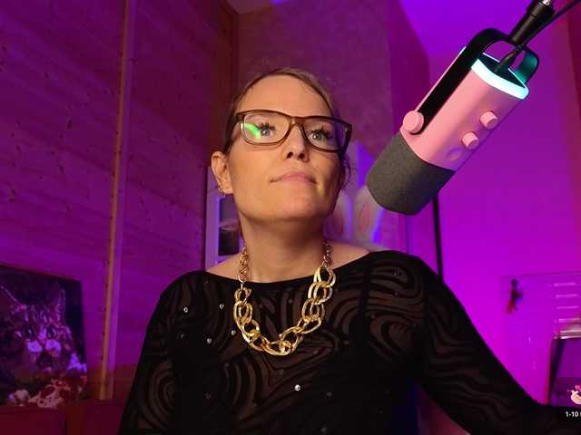 sweeteve050 live cam on BongaCams