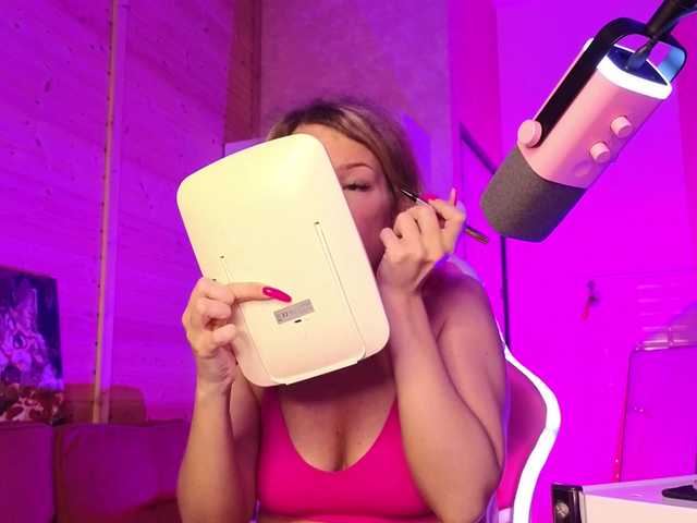 sweeteve050 live cam on BongaCams