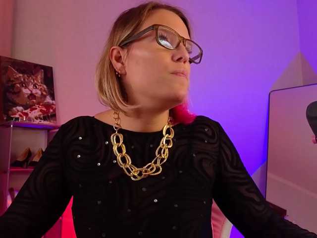 sweeteve050 live cam on BongaCams