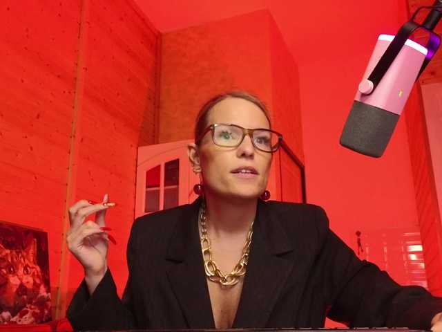 sweeteve050's BongaCams show and profile