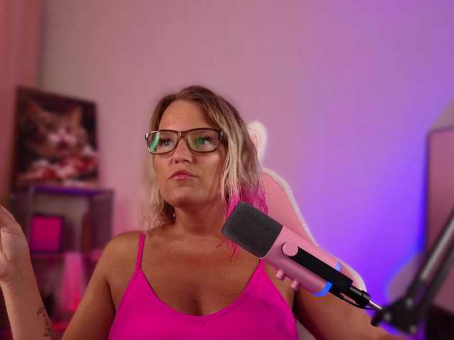 sweeteve050 live cam on BongaCams