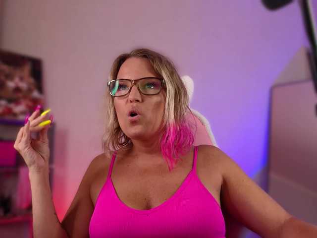 sweeteve050 live cam on BongaCams